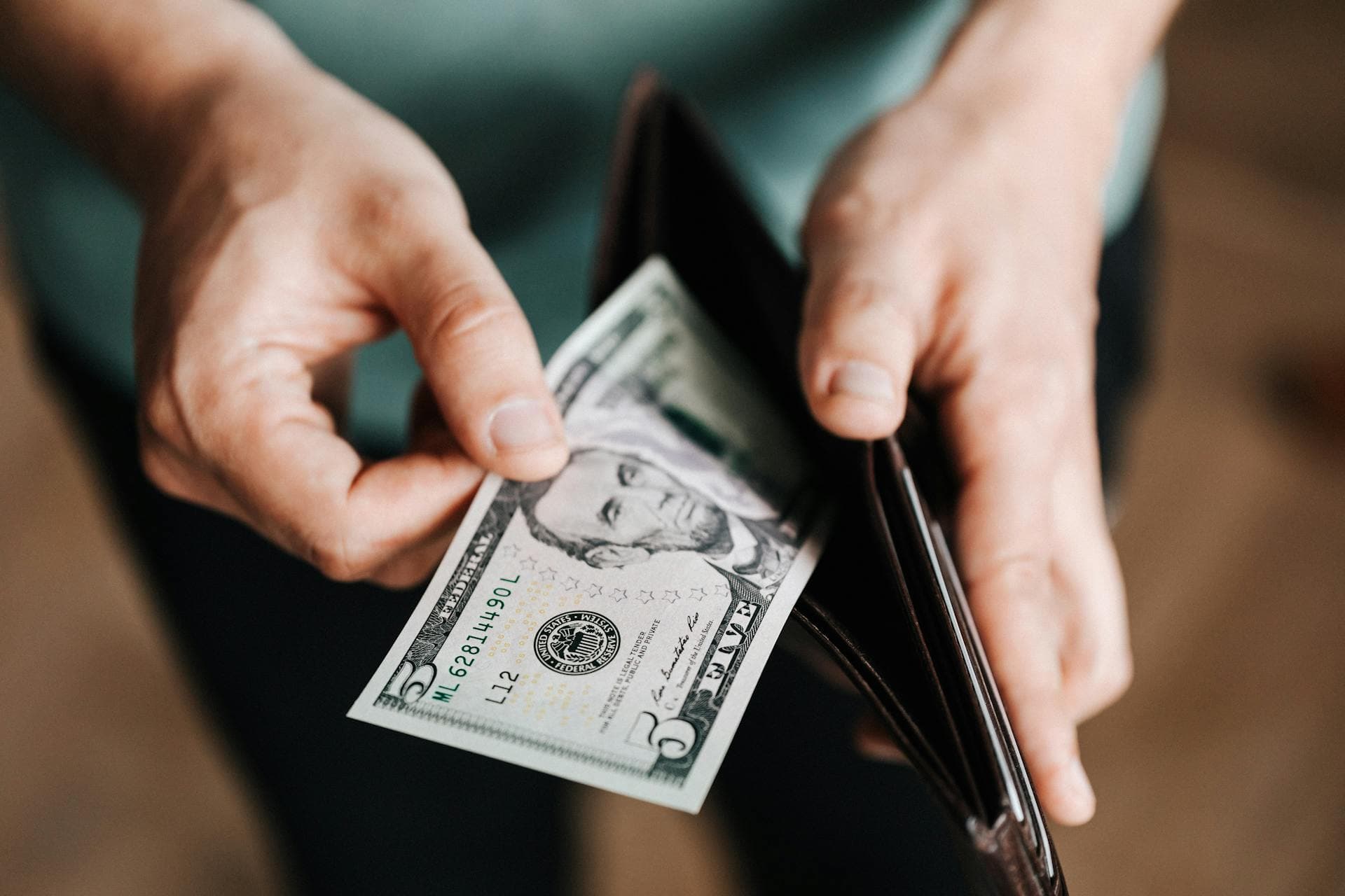 The Psychology of Cash: Why Customers Spend More with Physical Money